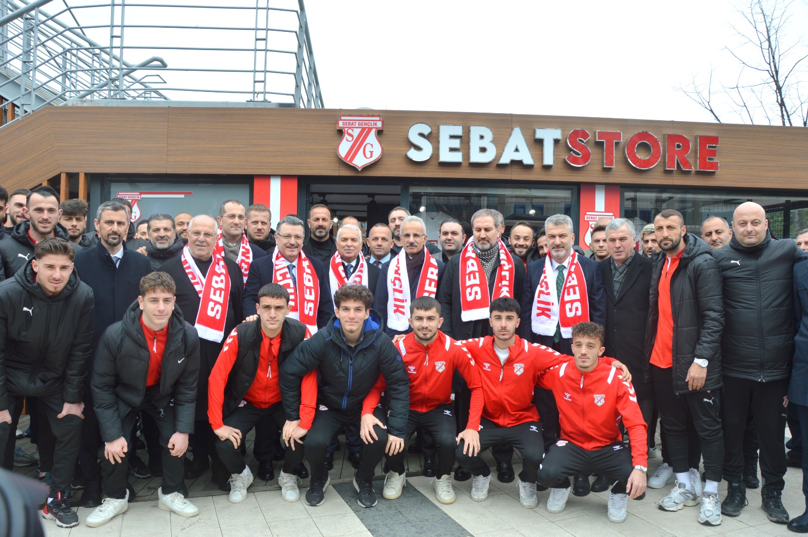 BAKAN URALOLU AKAABAT'TA