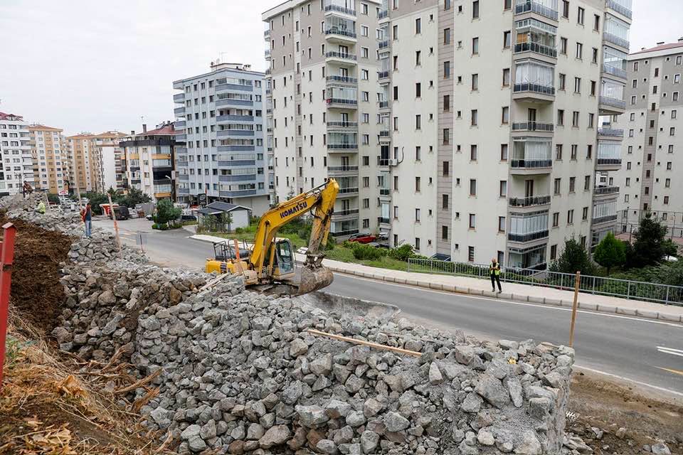 YILDIZLI TOK� OKULLARI �N�NDEK� TRAF�K SORUNU ��Z�L�YOR