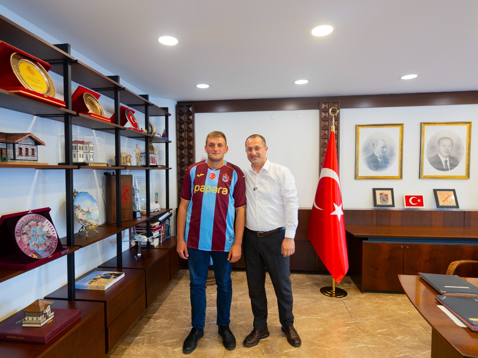 BA�KAN EK�M, TRABZONSPOR SEVG�S�YLE G�NDEM OLAN ABD�LAZ�Z AYDIN�I M�SAF�R ETT�
