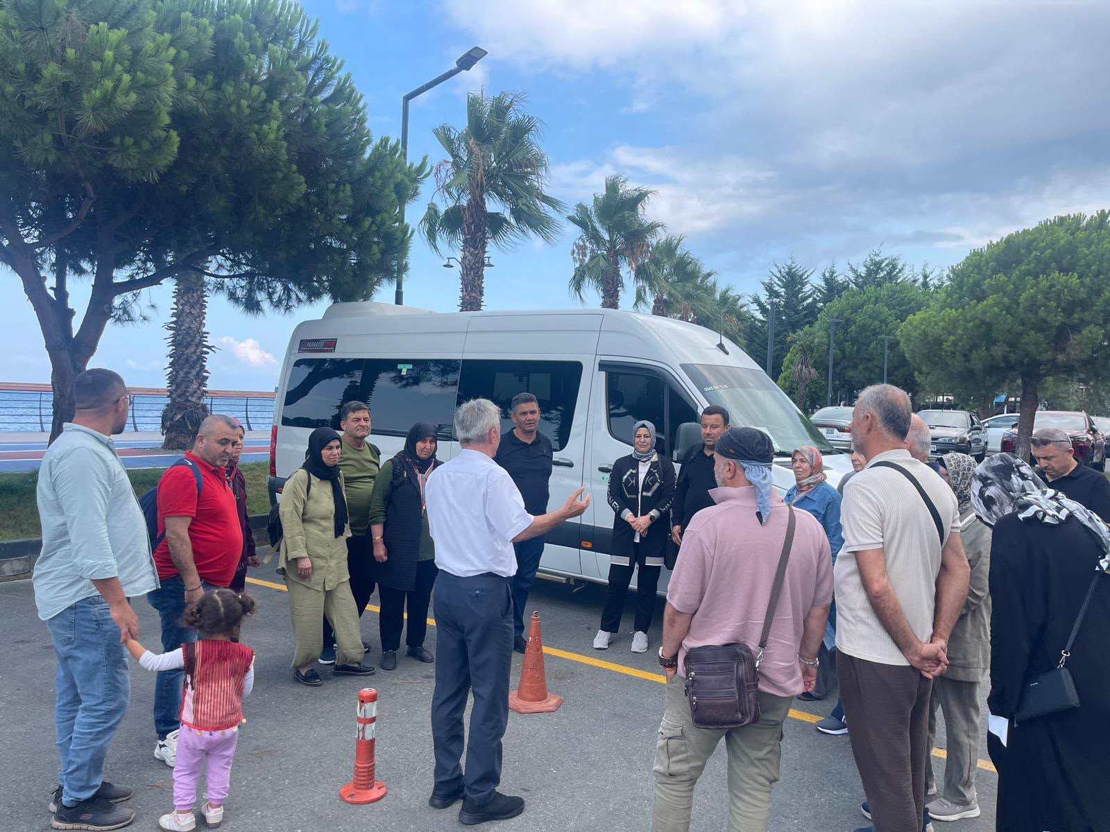 Antalya�dan Geldiler, Tarihi Ortamahalle�ye Hayran Kald�lar