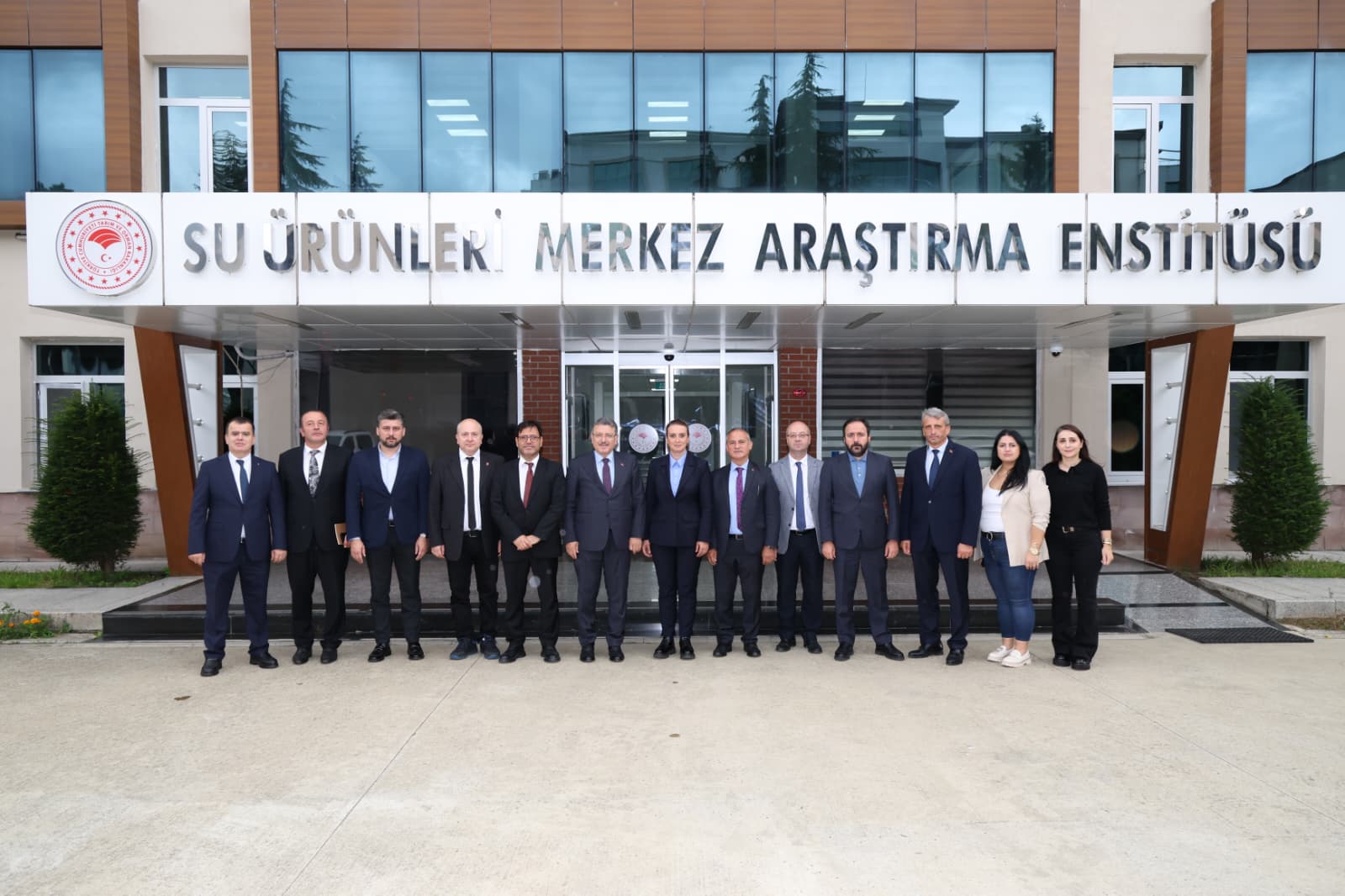 Ba�kan Gen�'ten Su �r�nleri Ara�t�rma Enstit�s�'ne �vg�:
