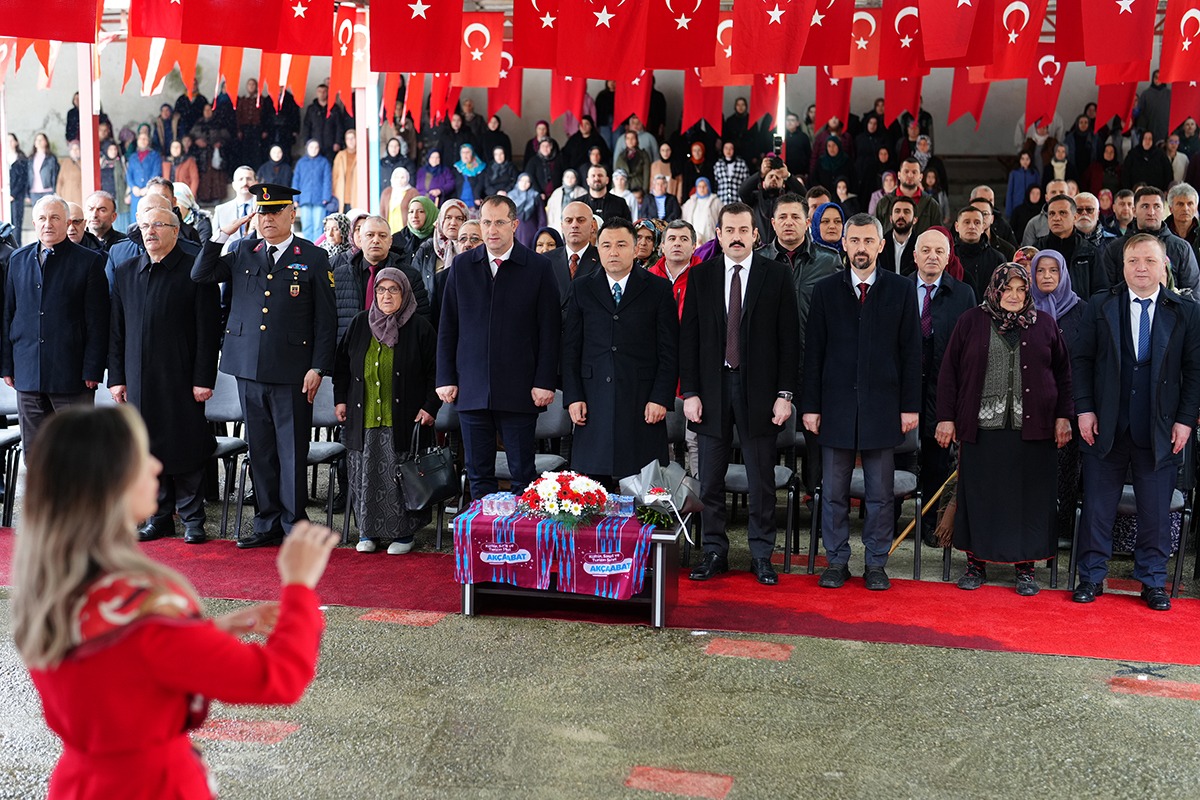 23 N�SAN ULUSAL EGEMENL�K VE �OCUK BAYRAMI AK�AABAT�TA KUTLANDI