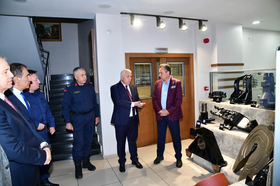 Vali Yldrmdan Hekimolu Dkm Sanayiye Ziyaret