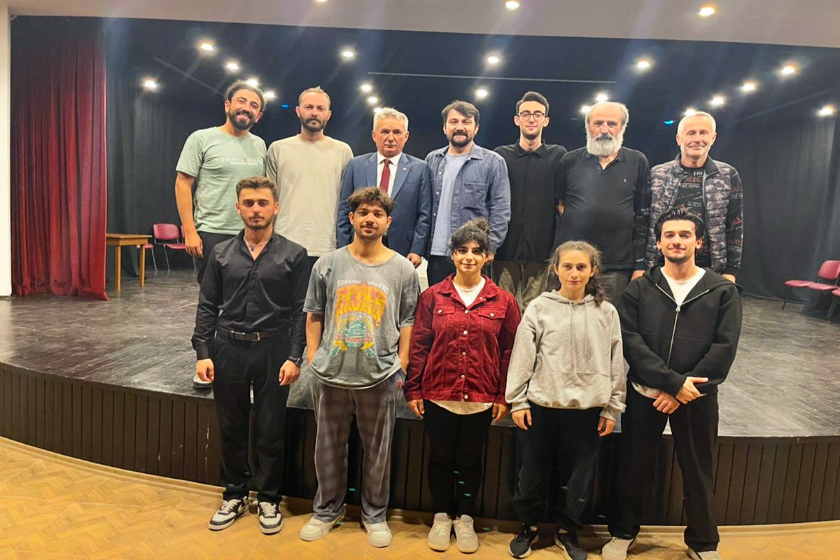 AKAABAT BELEDYESݒNDEN TYATROYA VE GEN SANATILARA TAM DESTEK
