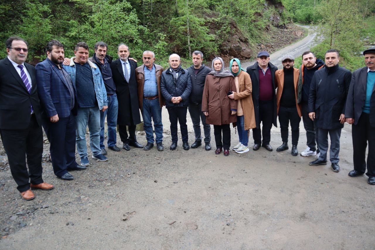 4 yıldır yapılmayan Yüceyurt yolunu biz yapacağız