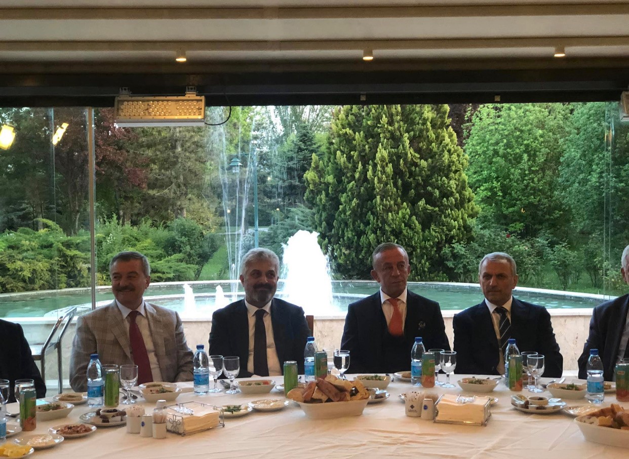 Adnan G�NNAR Arakl�l� Hem�ehrileriyle �ftarda Bulu�tu.


