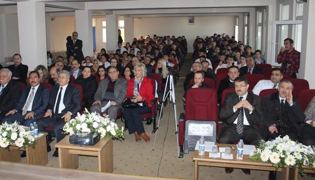 Ahmet Musaolu,nsanlk Tarihi Konferans verdi
