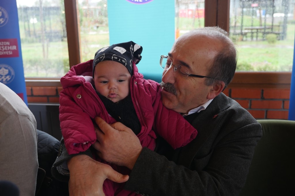 AİLE ORTAMINDA HİZMET EDİYORUZ