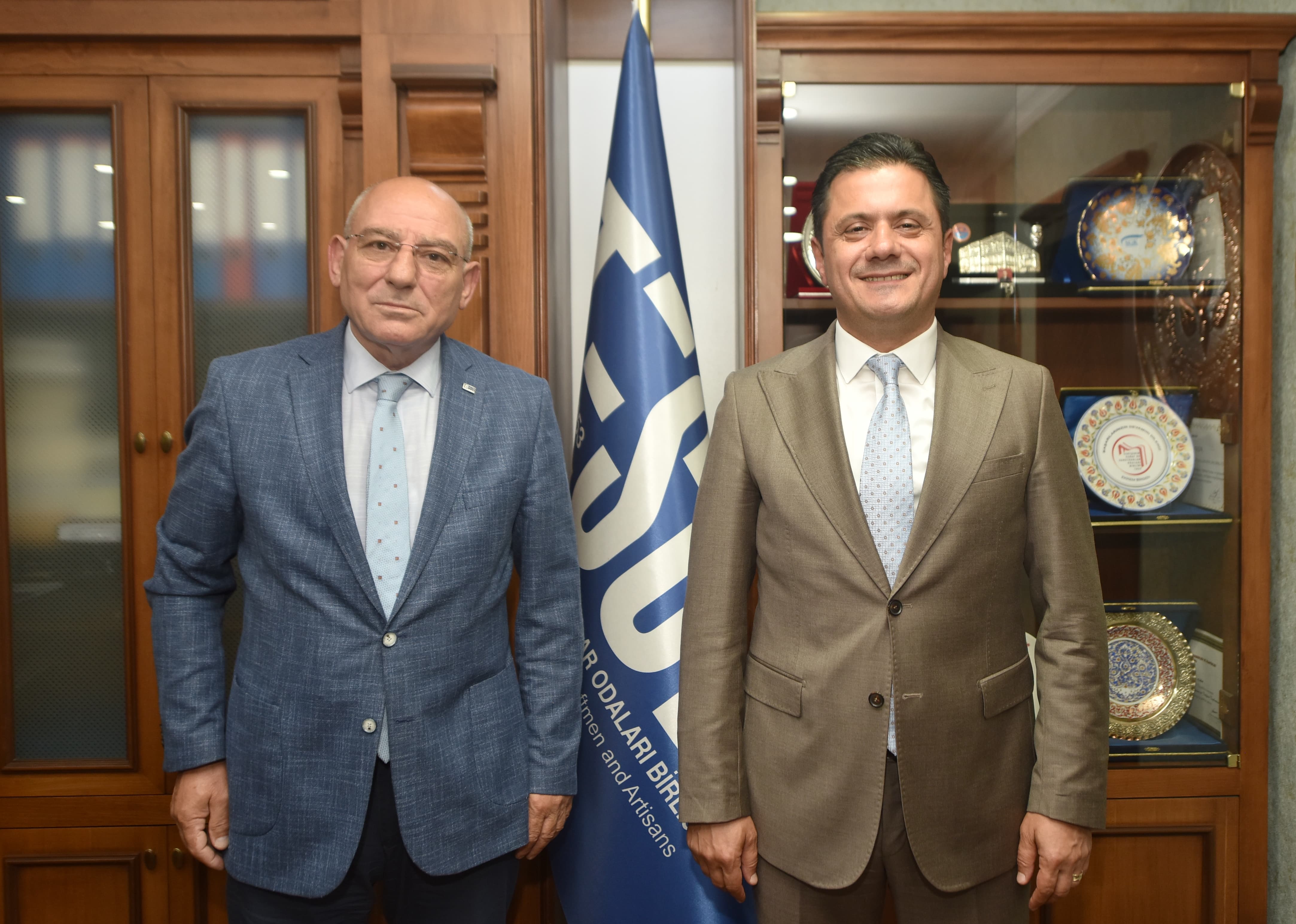 AK Parti Ortahisar le Bakan Hisolu'ndan TESOB'a ziyaret
