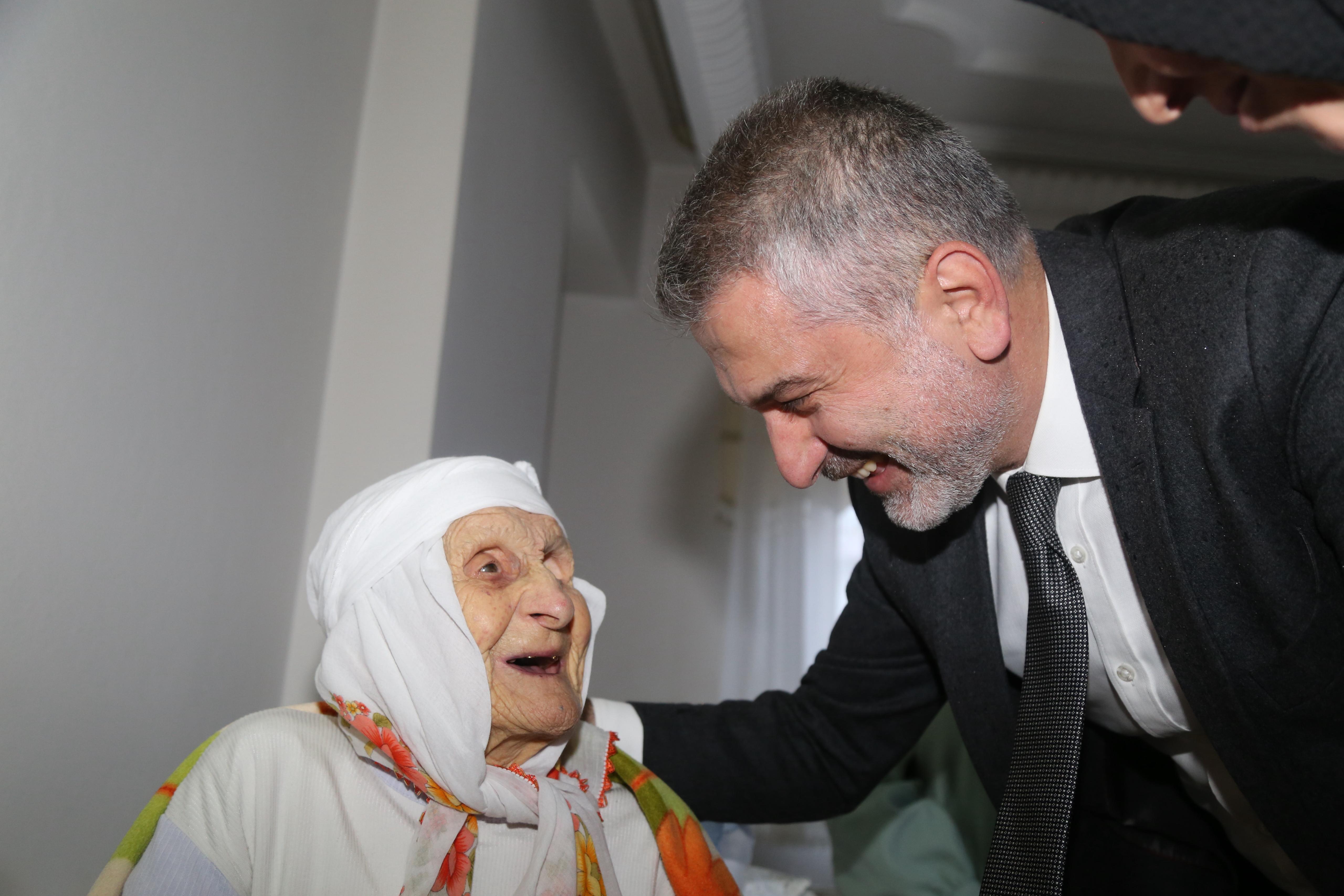 AK Parti Trabzon�dan G�n�l Seferberli�i: Dezavantajl� Vatanda�lara Kap� Kap� Ziyaret
