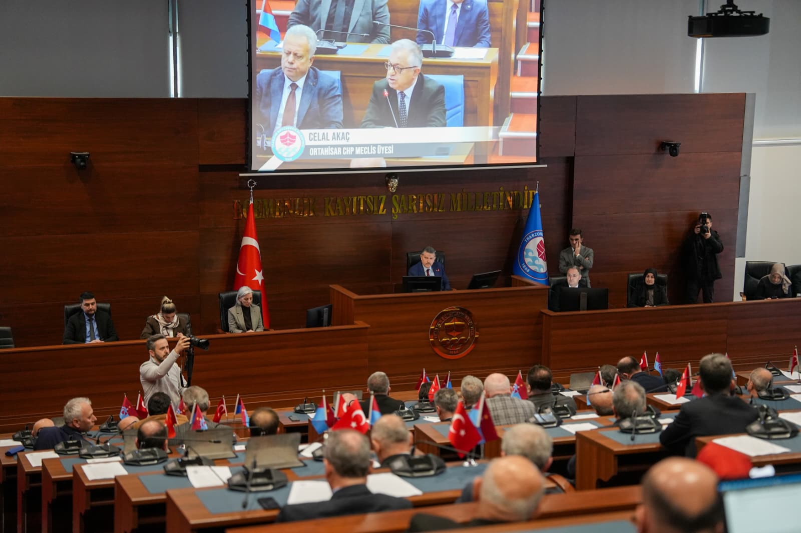 AKA� VE ZORLU, KARAG�Z MEYDANI PROJES� �LE �LG�L� G�R�� VE END��ELER�N� D�LE GET�RD�