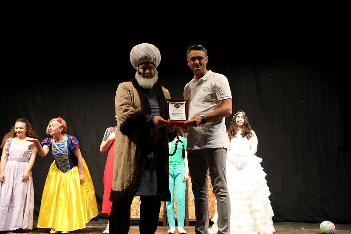 AKÇAAABAT’TA ‘DÜŞ MASALLARI’ SAHNELENDİ.