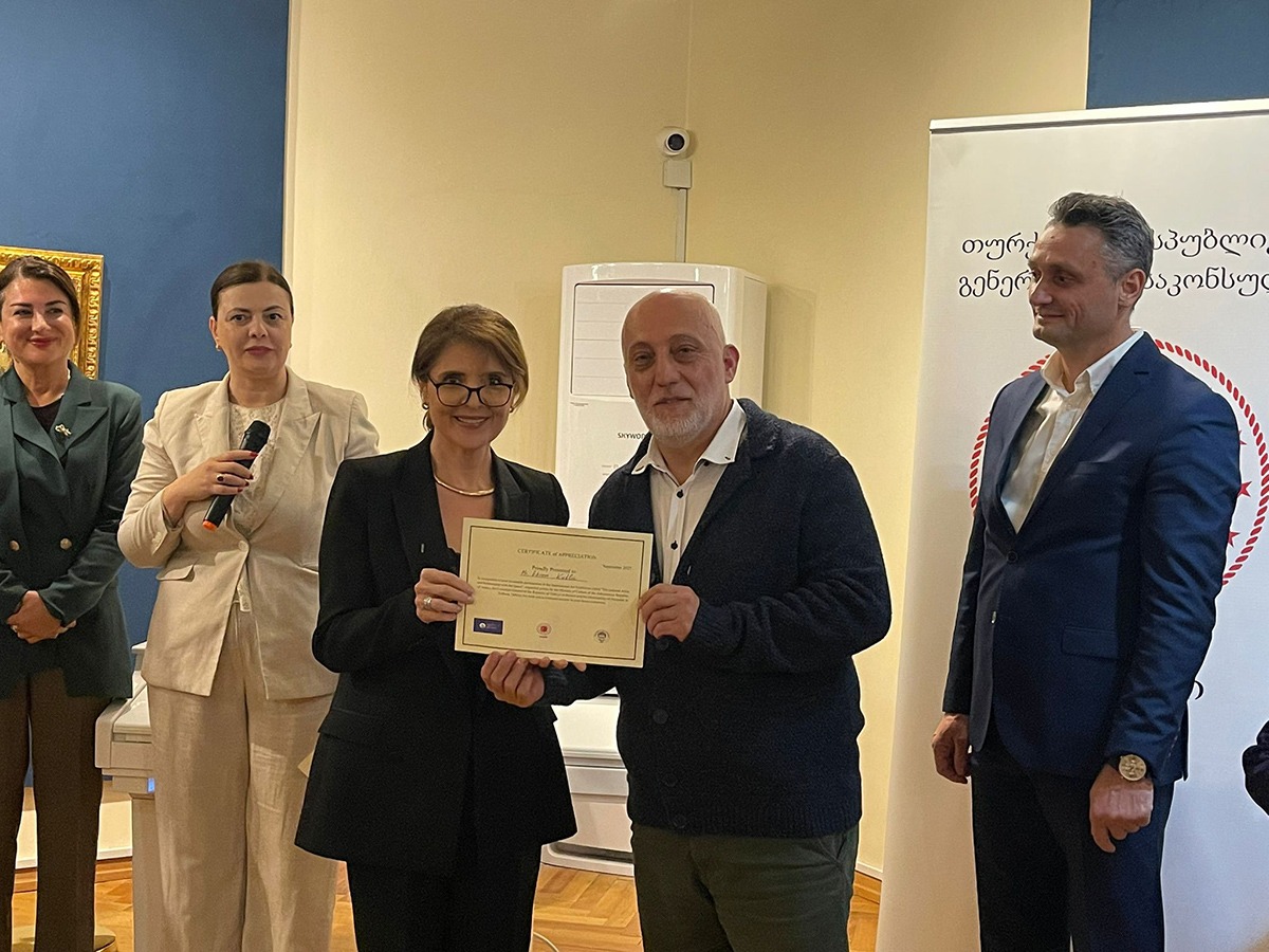AKAABAT BELEDYES, BATUMDA ULUSLARARASI RESM SERGSNE KATILDI