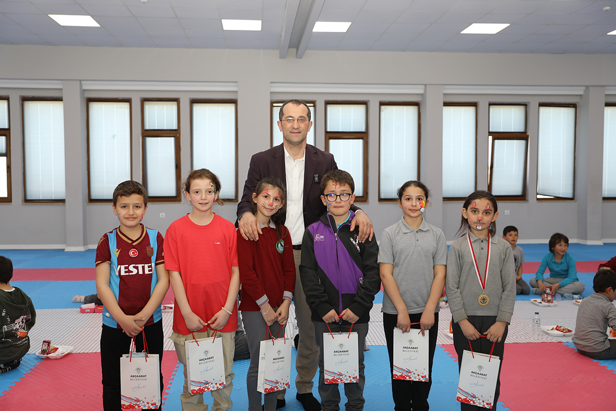 AKÇAABAT BELEDİYESİ’NDEN ÇOCUKLARA ÖZEL TEKNE ORUCU ETKİNLİĞİ