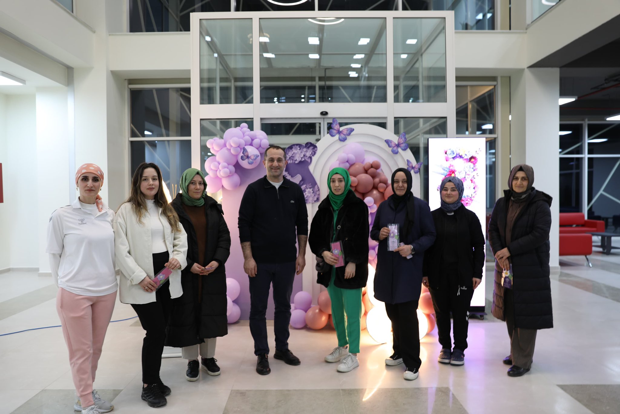 AKÇAABAT BELEDİYESİ’NDEN KADINLARA ÖZEL HAVUZ ETKİNLİĞİ