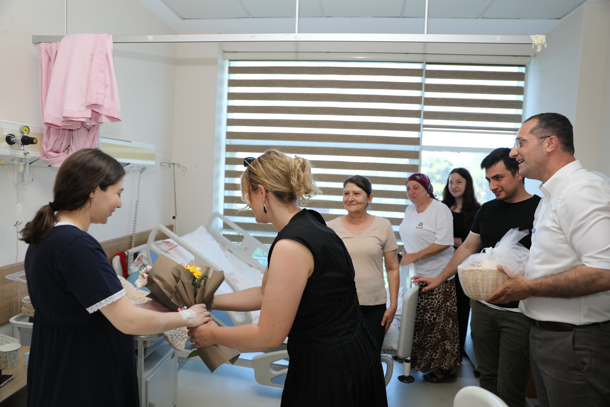 AKÇAABAT BELEDİYESİ’NDEN YENİ DOĞANLARA ANLAMLI HEDİYE