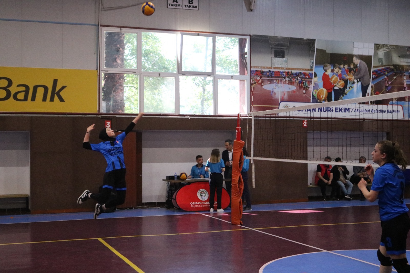 AKÇAABAT’TA 19 MAYIS VOLEYBOL TURNUVASI BAŞLADI
