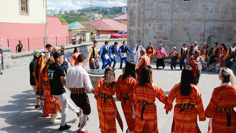 AKÇAABAT’TA FESTİVAL KAPSAMINDA KÜLTÜR GEZİSİ YAPILDI