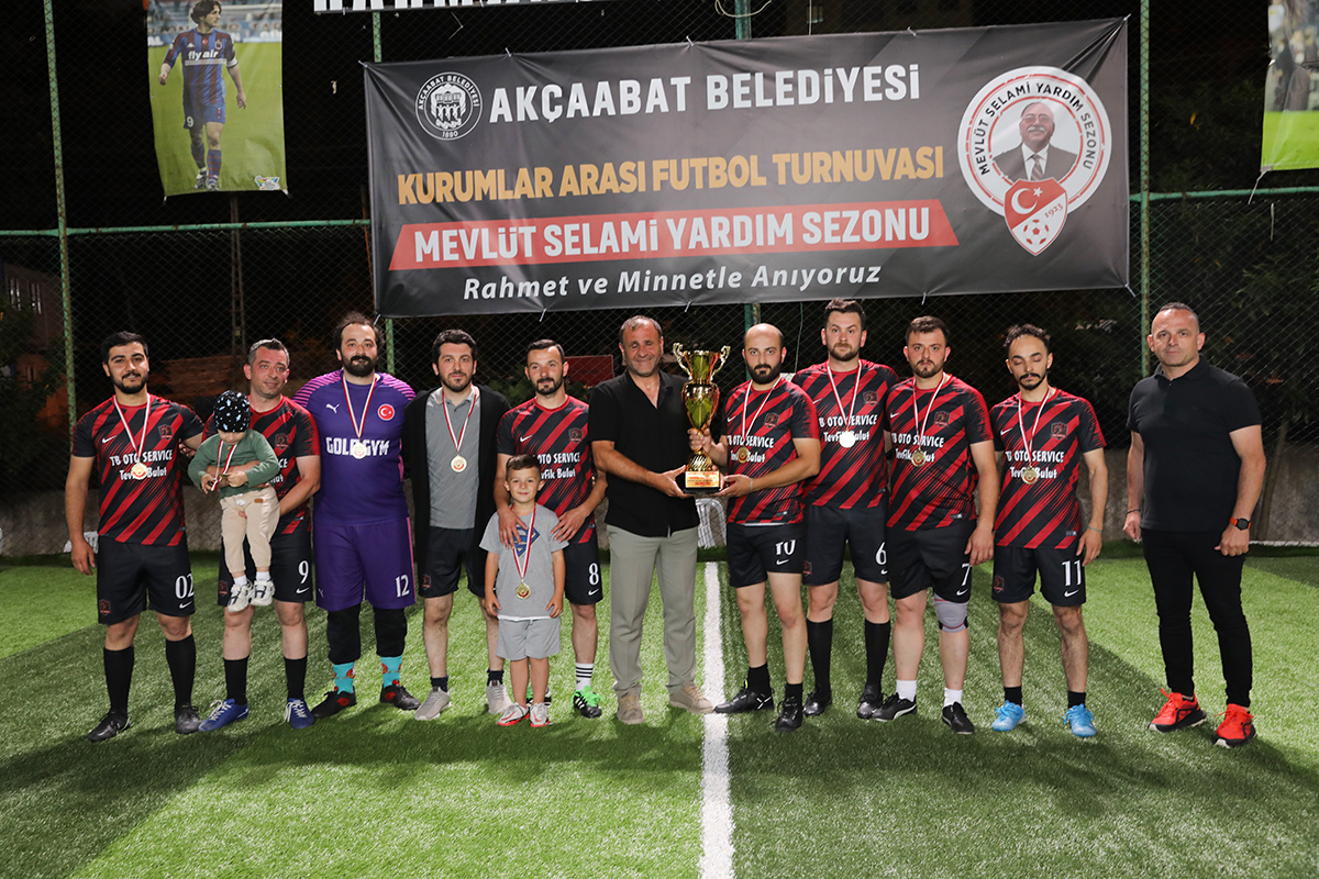 AKÇAABAT’TA KURUMLAR ARASI FUTBOL TURNUVASI SONA ERDİ