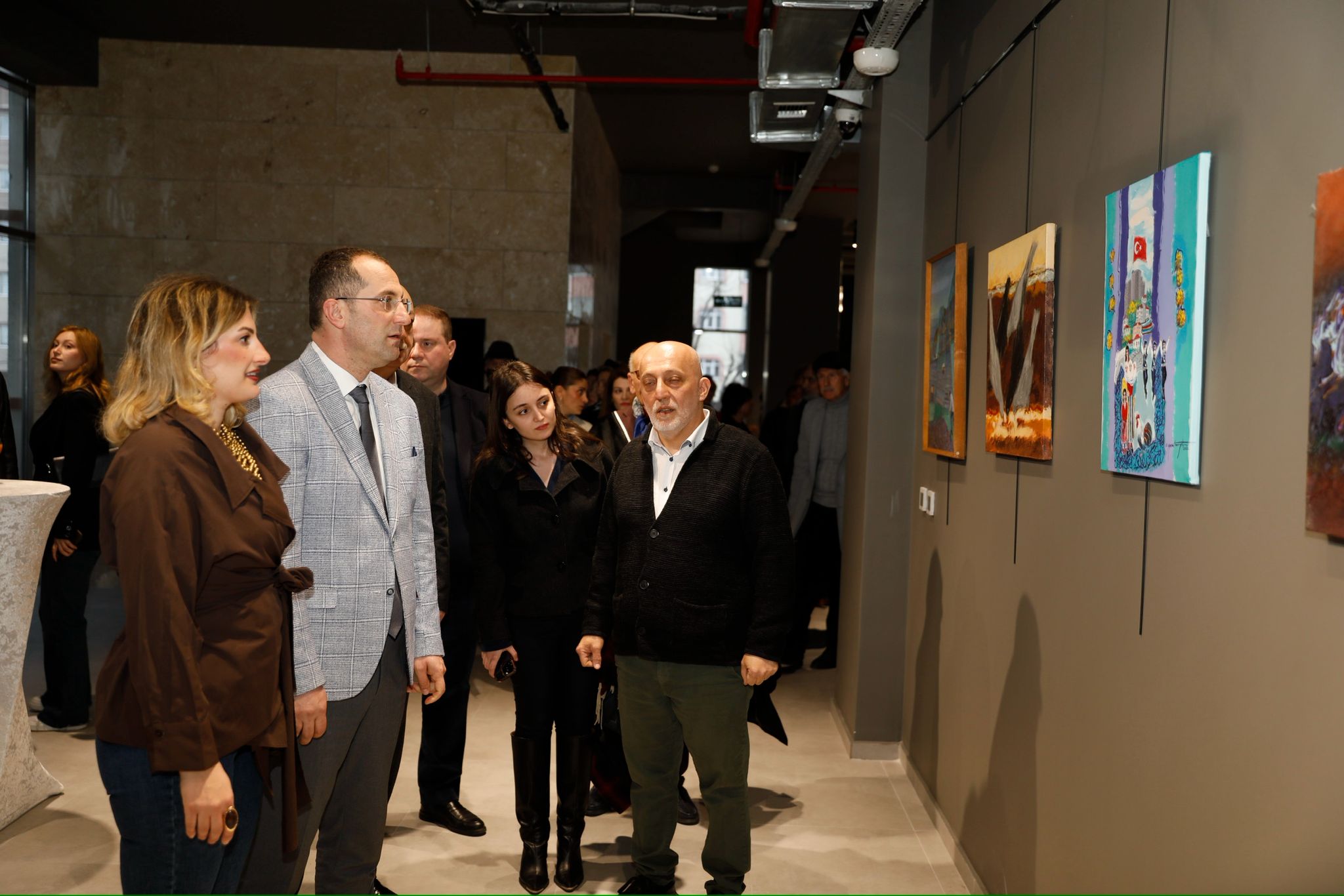 AK�AABAT�TA ULUSLARARASI SANAT R�ZG�RI EST�