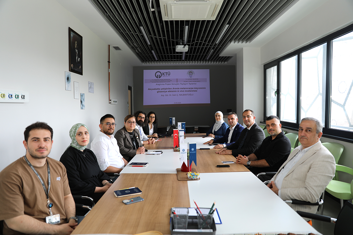 AKÇAABAT’TA ÜRETİLEN ARONYA MEYVESİNİN BİLİMSEL ARAŞTIRMASI YAPILDI