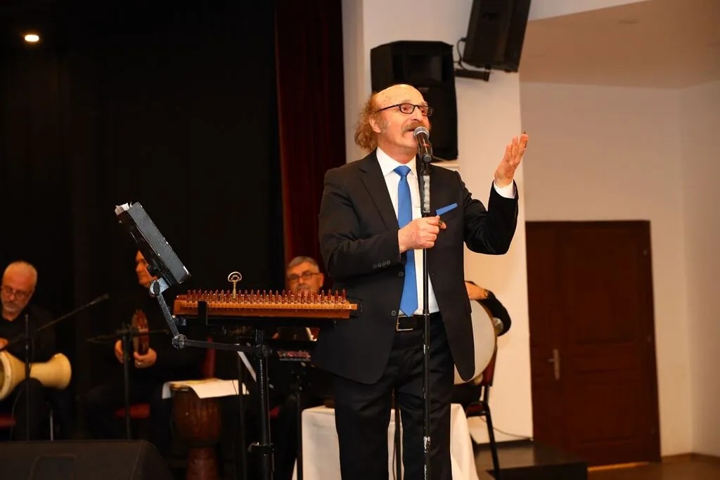 �AKSM�DEN SANATSEVERLERE UNUTULMAZ T�RK SANAT M�Z��� KONSERݔ

