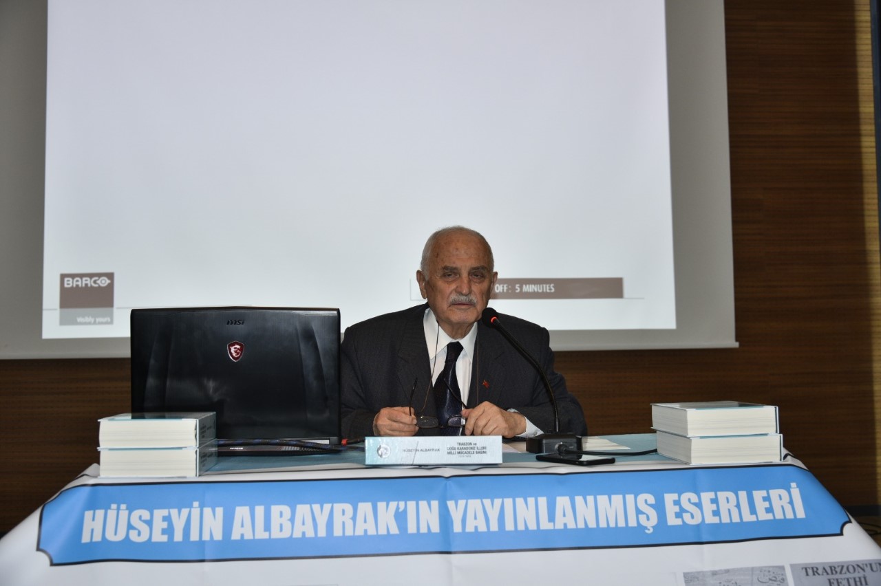 Albayrak, kitabn tantt

