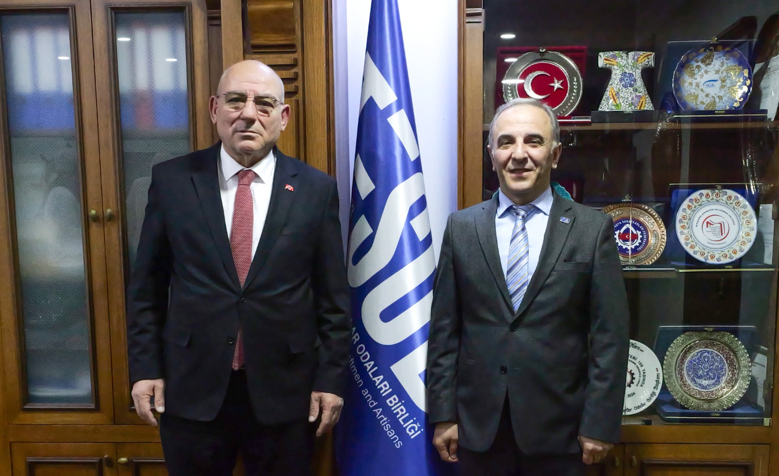 Anahtar Parti heyetinden TESOB�a ziyaret