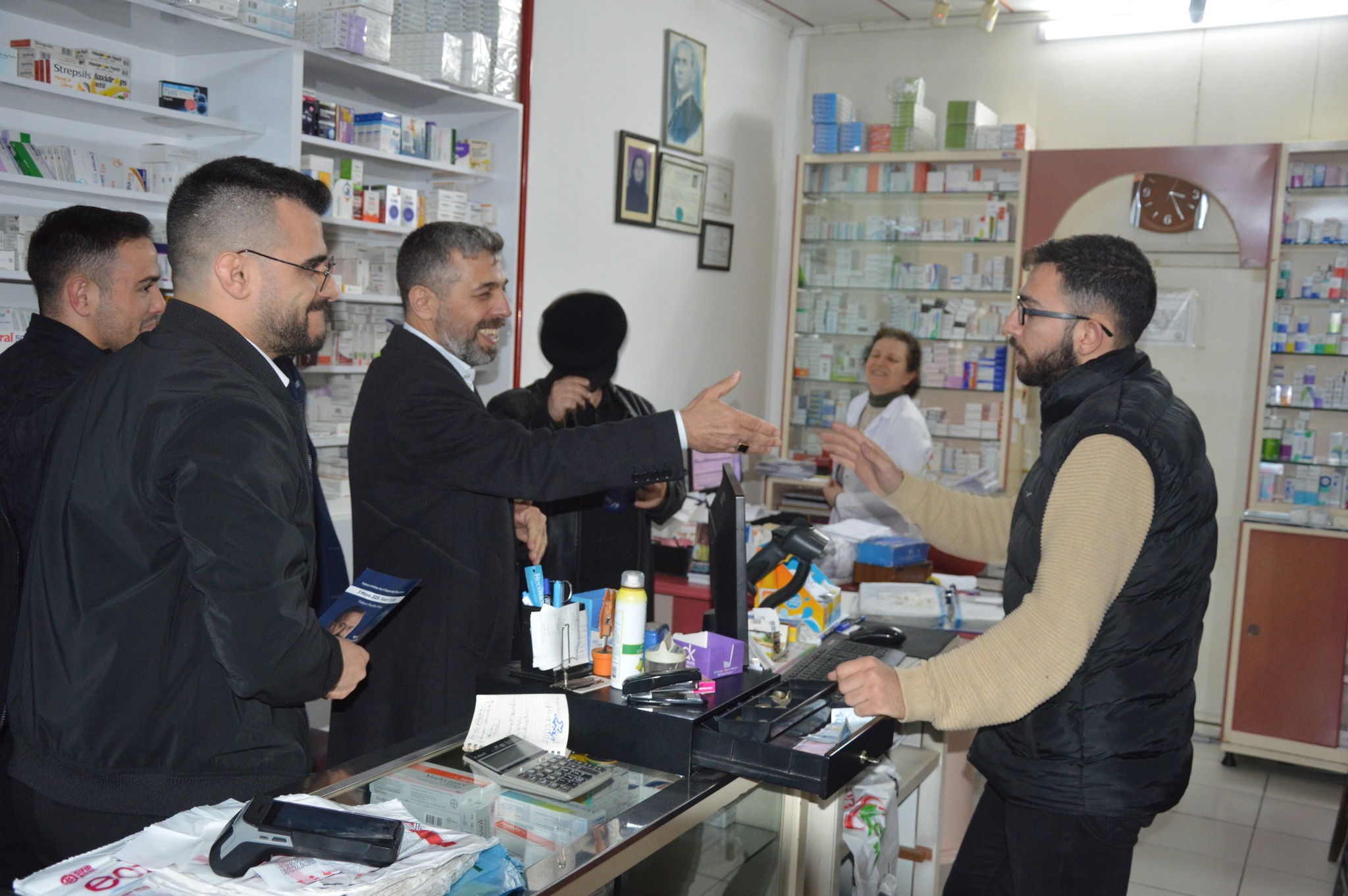 ANAHTAR PARTİ YÖNETİCİLERİNDEN ESNAFA DAVET