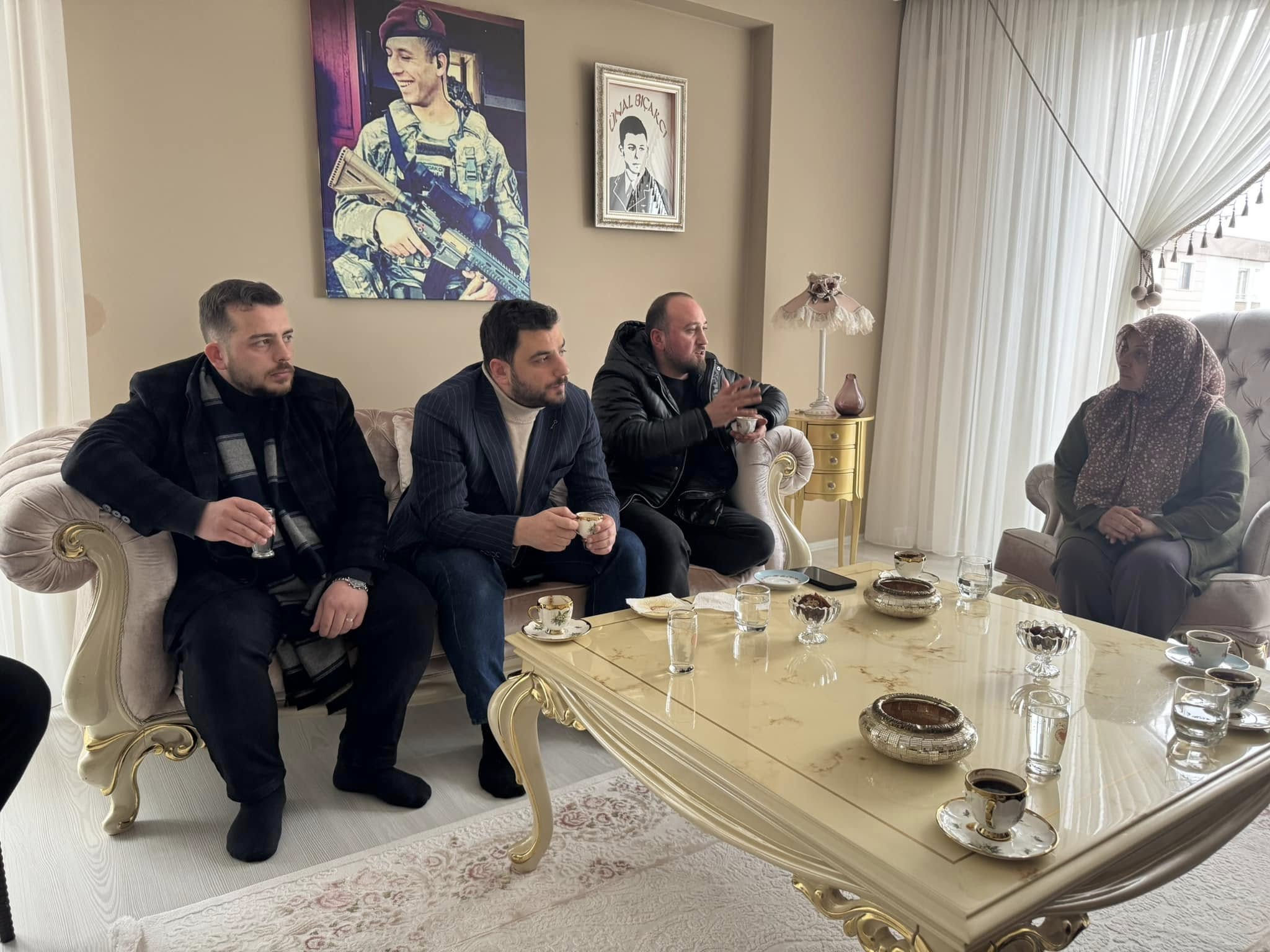 ANAHTAR PARTİDEN ANLAMLI ZİYARETLER