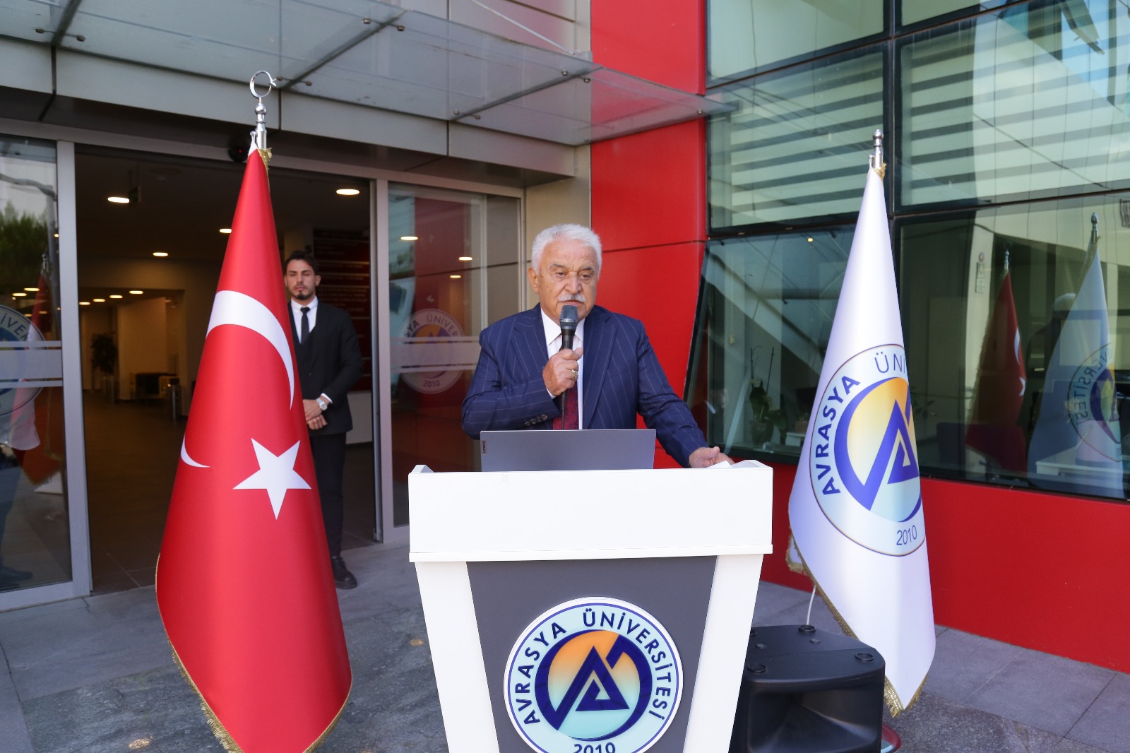 AVRASYA ÜNİVERSİTESİNDE 2025/2026 AKADEMİK YILITÖRENLE BAŞLADI