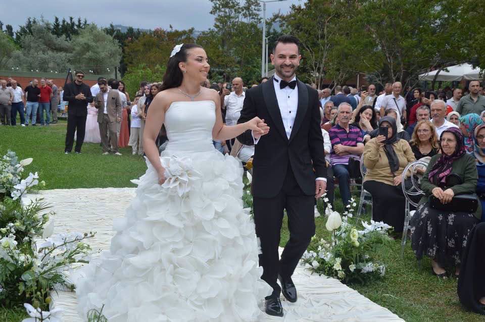 AYDIN ÖZKURT OĞLUNU EVLENDİRDİ