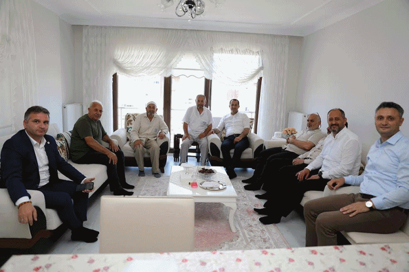 BAKAN EKMDEN HACI ZYARETLER

