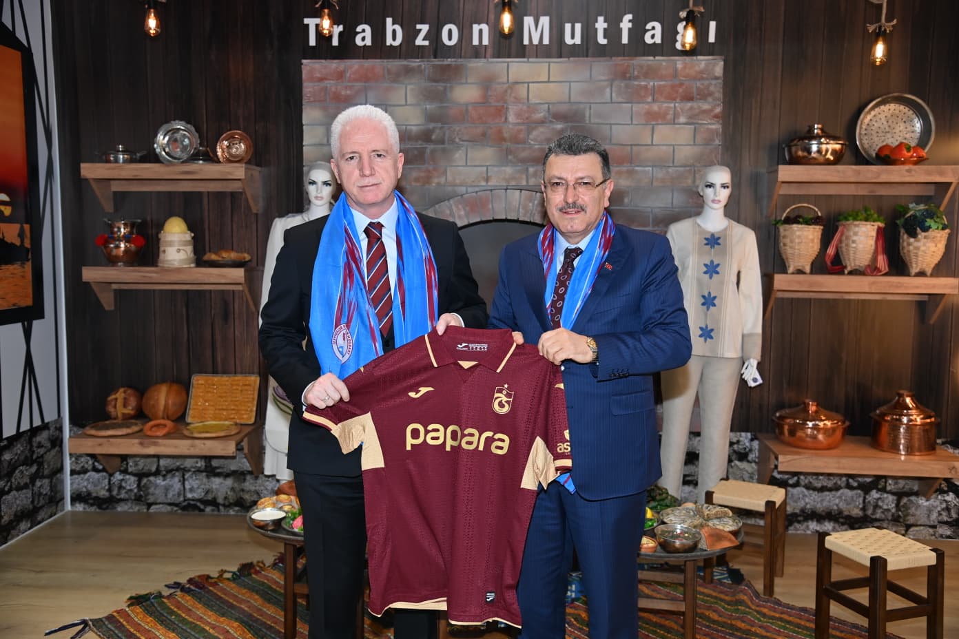 BA�KAN GEN�: DAHA G�ZEL B�R TRABZON ���N GECE G�ND�Z �ALI�IYORUZ