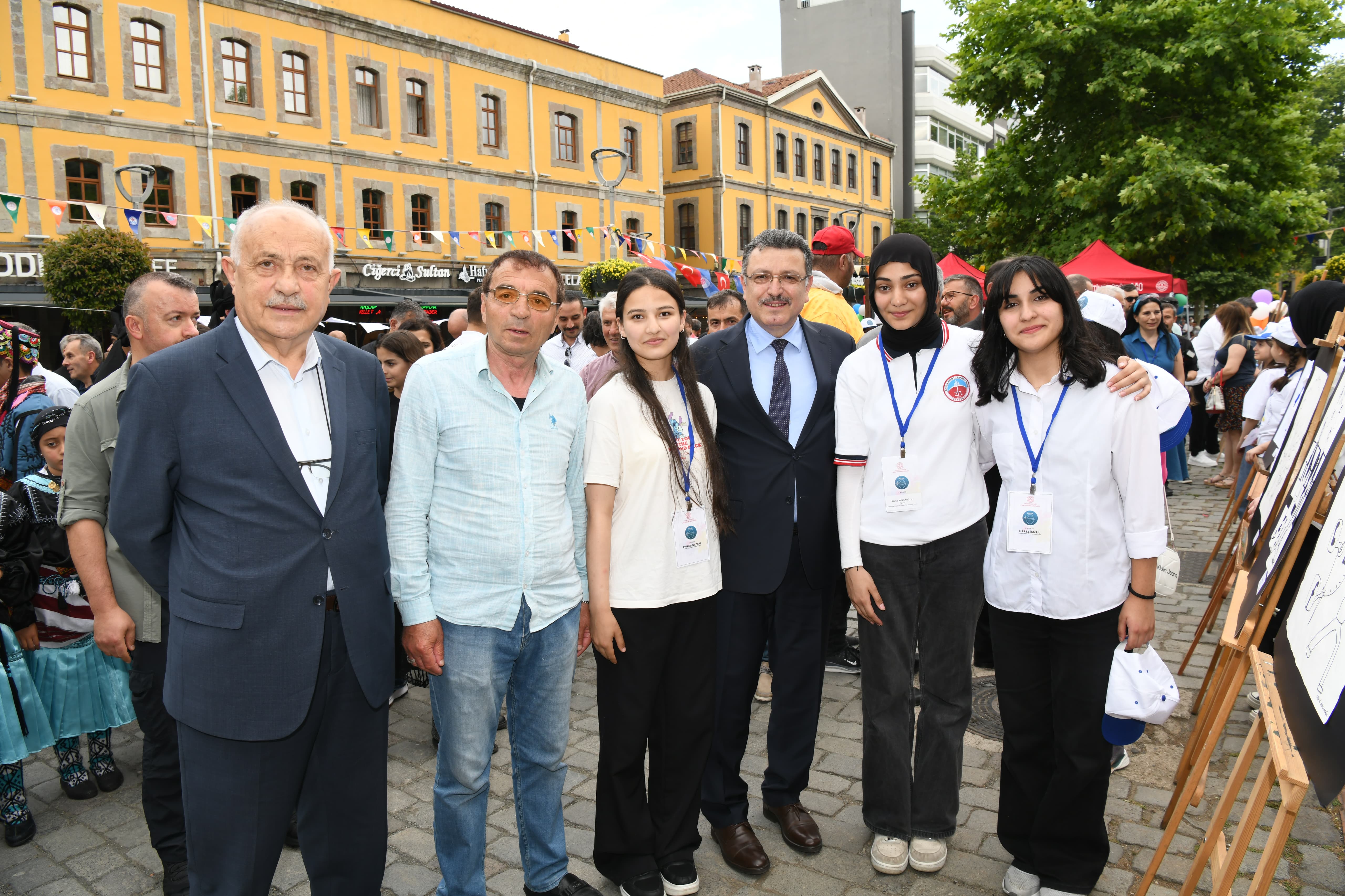 BAŞKAN GENÇ: GENÇLERİMİZLE GURUR DUYUYORUM
