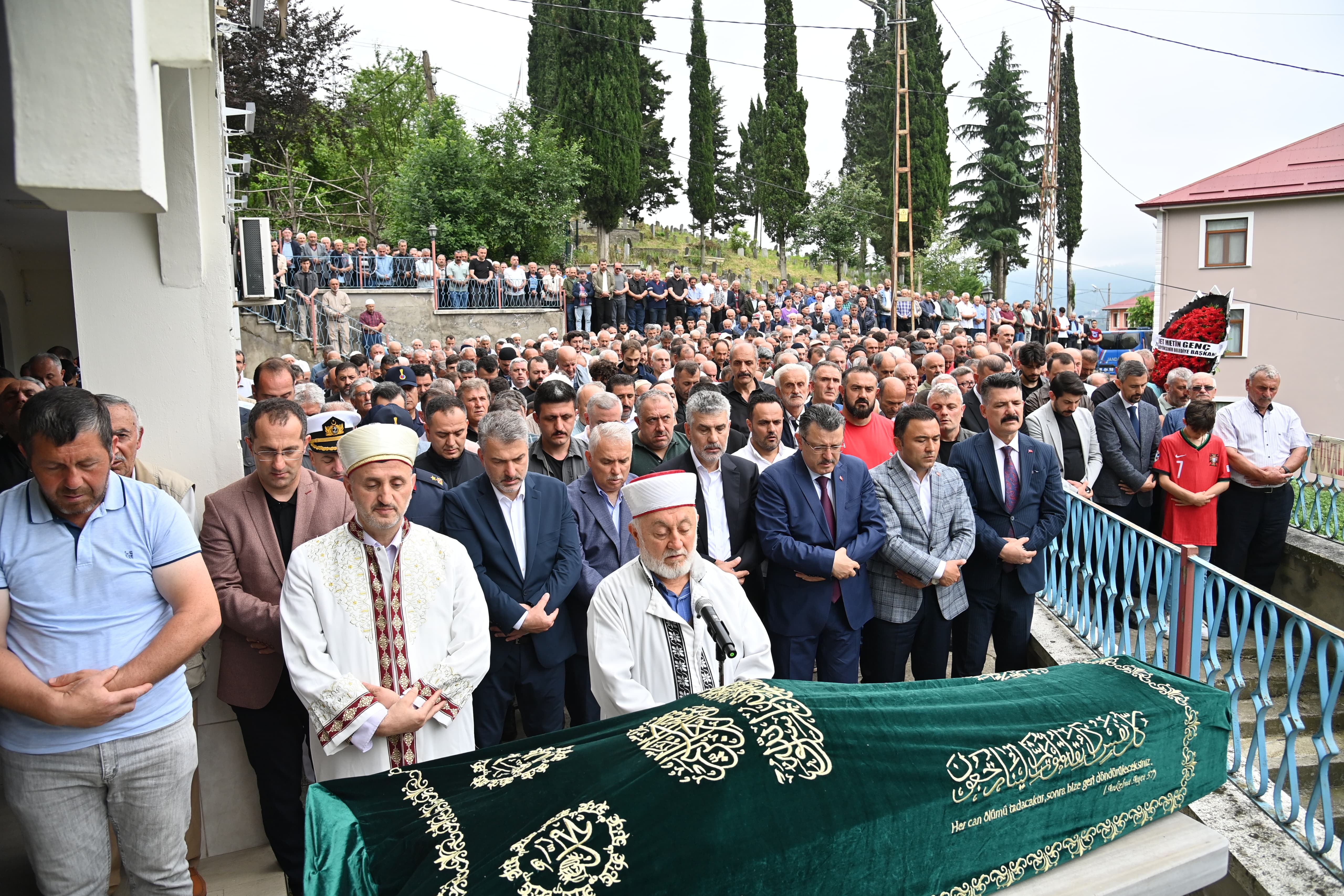 BAŞKAN GENÇ, SELDE HAYATINI KAYBEDEN AYDIN’IN CENAZE TÖRENİNE KATILDI