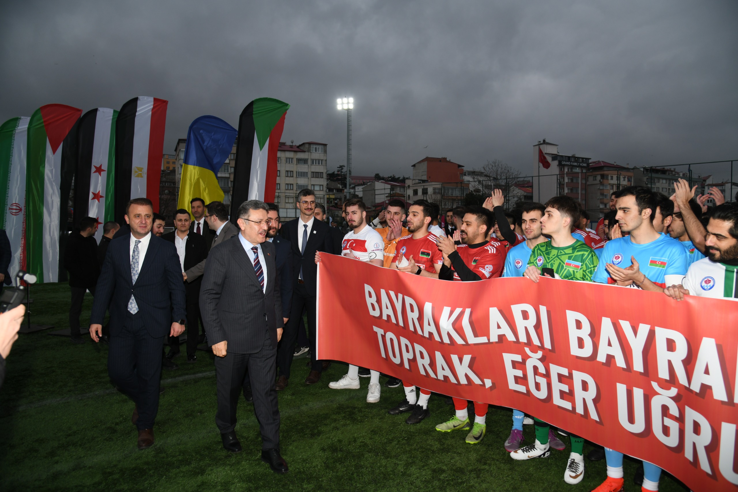 BA�KAN GEN�: �TRABZON�DA FUTBOLUN B�RLE�T�R�C� G�C�N� SAHAYA YANSITIYORUZ�