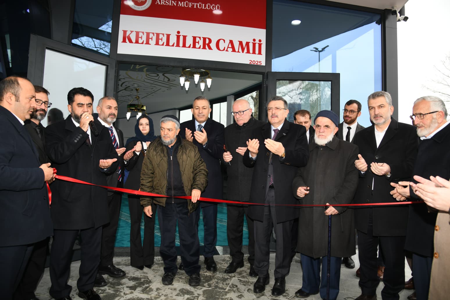 BA�KAN GEN�'TEN ARS�N�E HEM H�ZMET HEM G�N�L Z�YARET�
