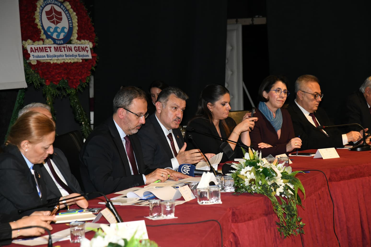 BA�KAN GENǒTEN �ZEL GEREKS�N�ML� B�REYLERE YA�AM MERKEZ� M�JDES�