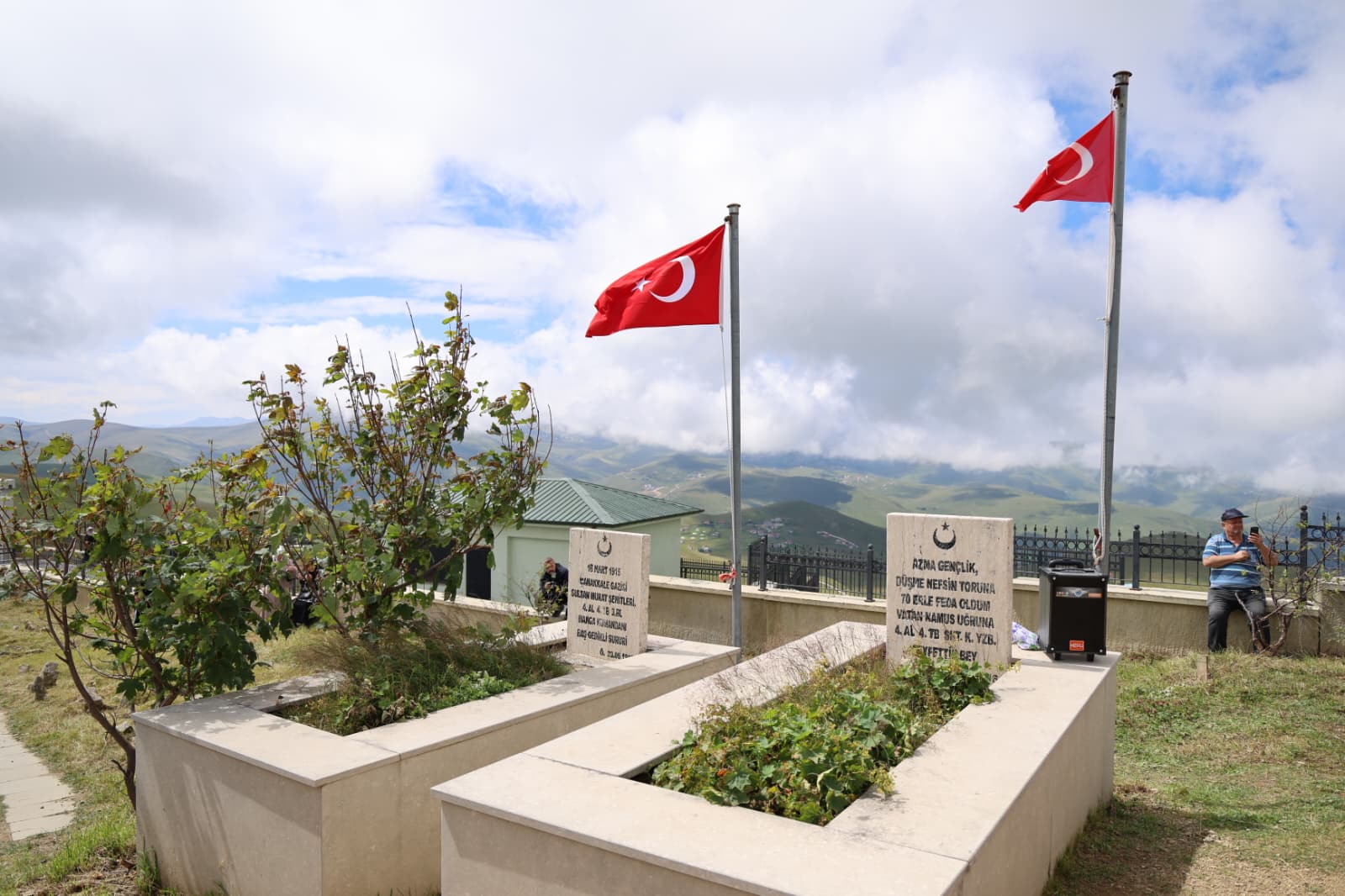 BA�KAN GEN�'TEN SULTANMURAT'TA B�RL�K MESAJI