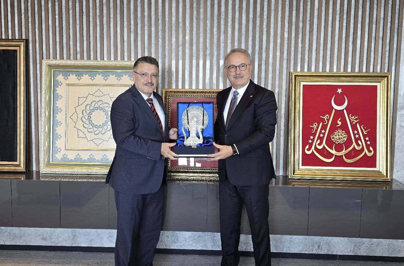 Bakan Genten Vakfbank Genel Mdr stnsalihe ziyaret
