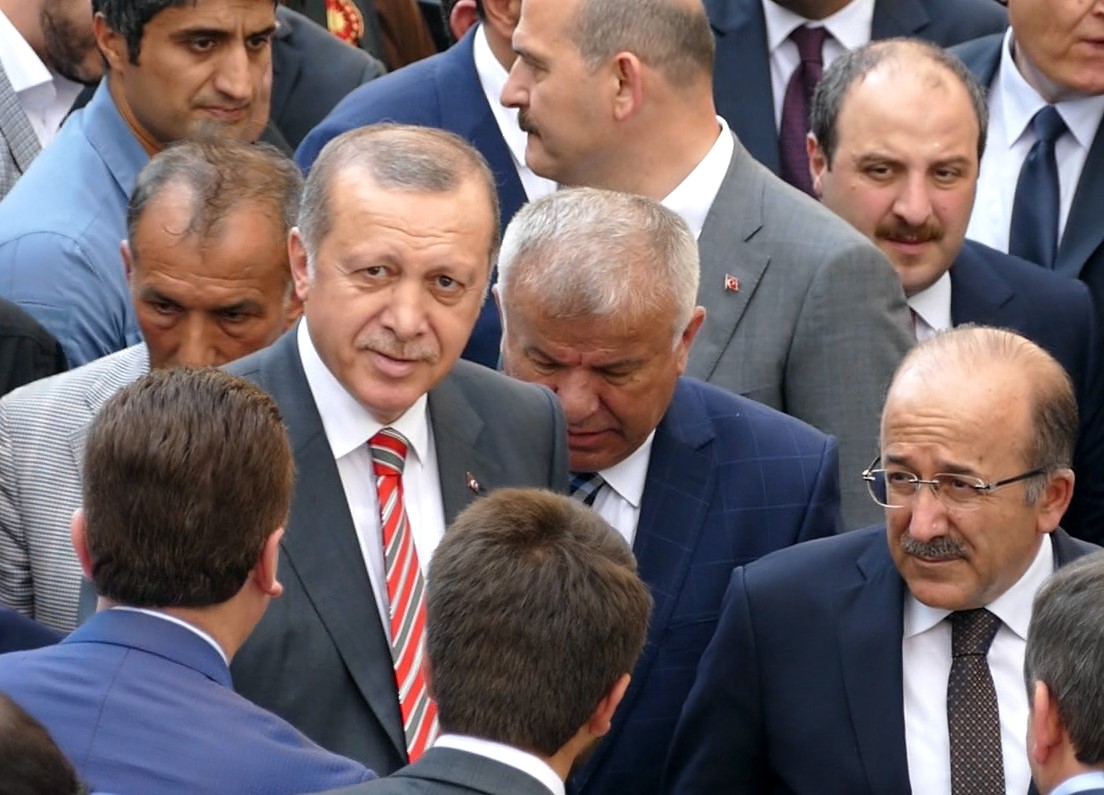 Bakan Gmrkolu teekkr etti

