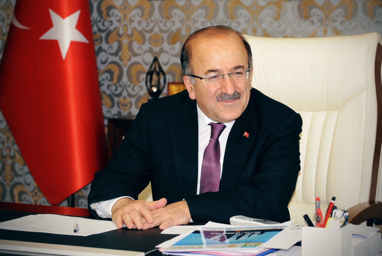 Bakan Gmrkolundan 10 Kasm Mesaj

