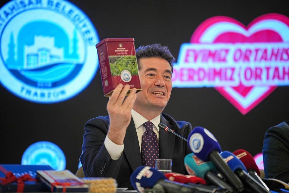 BA�KAN KAYA, 2 YILLIK �ALI�MALARINI KAMUOYUYLA PAYLA�TI

