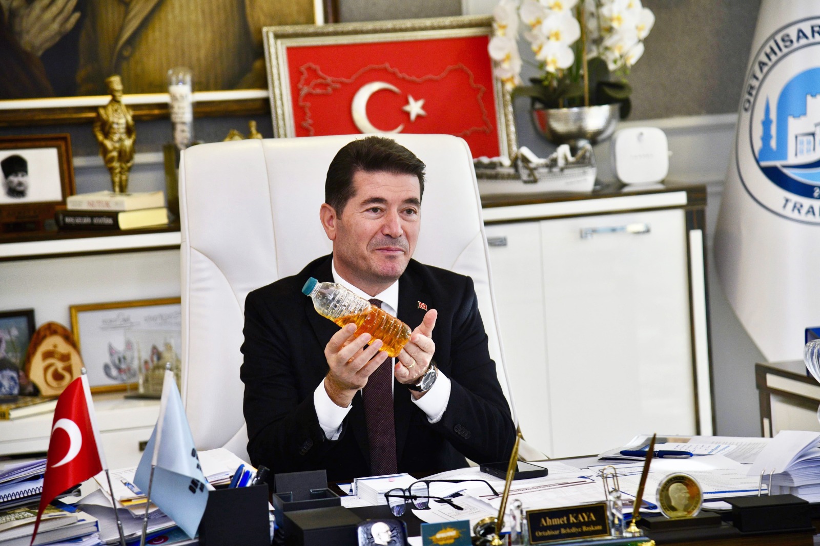 BA�KAN KAYA: �ATIK YA�LAR, ��RENC�LER�M�ZE BURS OLUYOR�