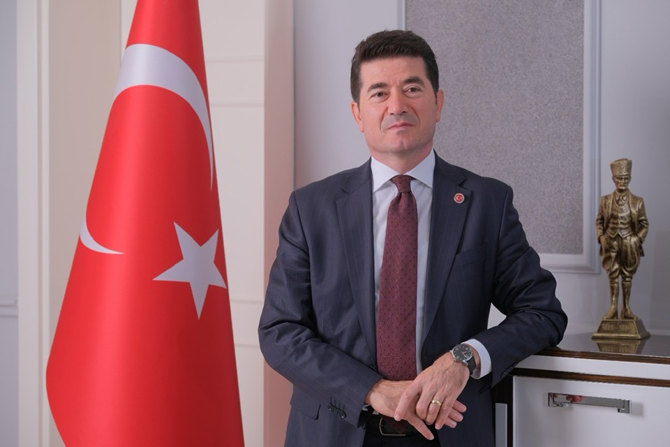 BAKAN KAYA, RETMENLER GNܒN KUTLADI
