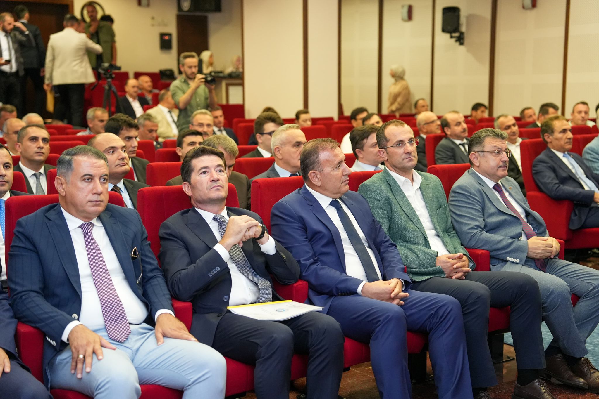 BAKAN KAYA, TRAFK SORUNUNA DZENLEME TALEP ETT