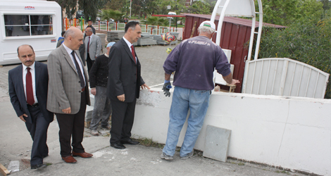 Bakan Trkmen almalar nceledi

 

