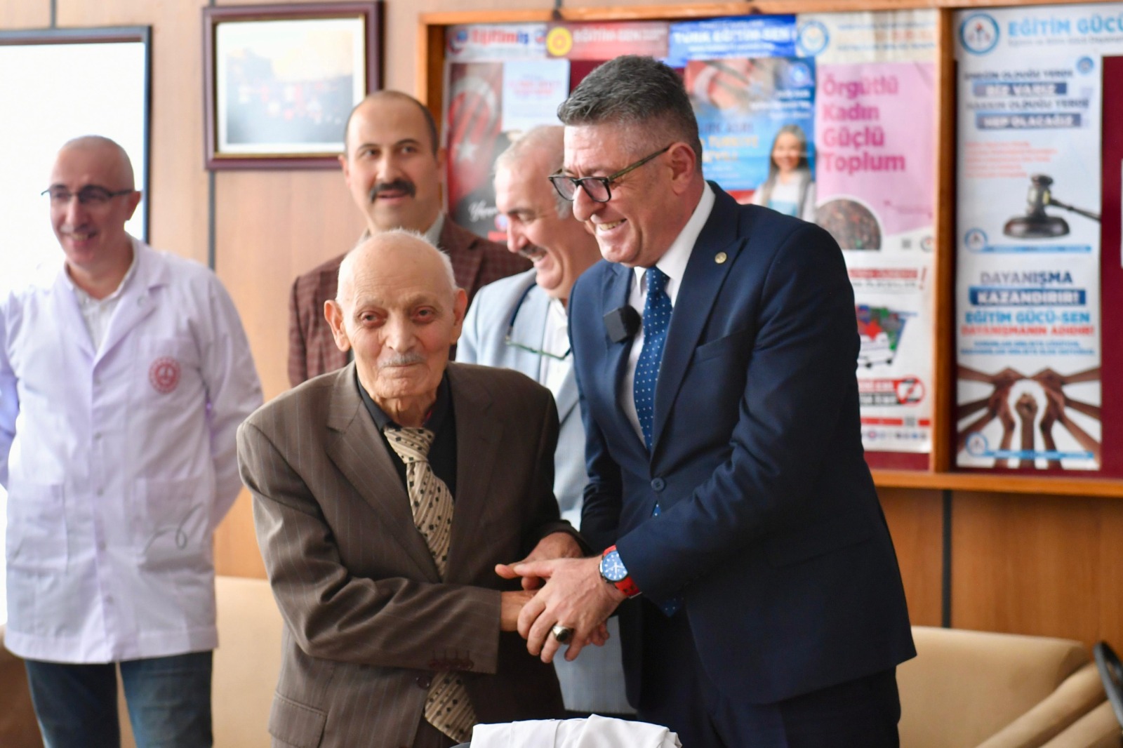 BAKAN YARDIMCISI ARSLANDAN OKULLARA RETMENLER GNܒ ZYARET