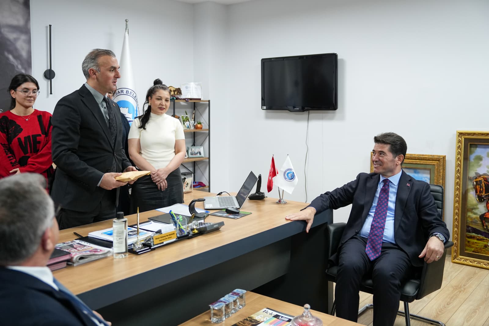 BELED�YE �ALI�ANLARINDAN BURS KAMPANYASINA 61 B�N L�RA DESTEK 